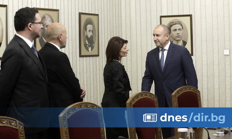 Президентът Румен Радев ще връчи първия мандат на най-голямата политическа