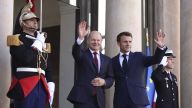  Макрон-Шолц: Трудна среща в Париж за немския канцлер 