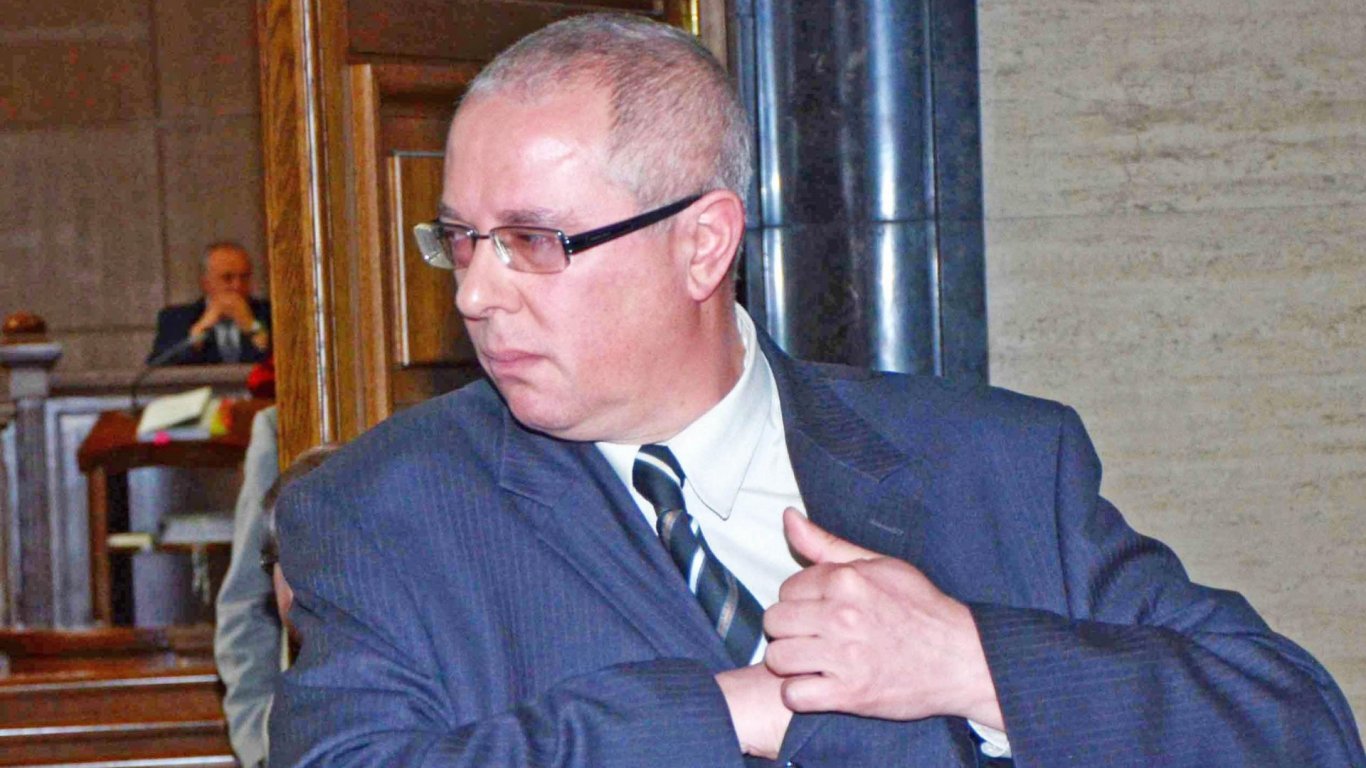 Бившият главен касиер Петко Митевски влиза за 14 години в затвора за най-големия банков обир у нас