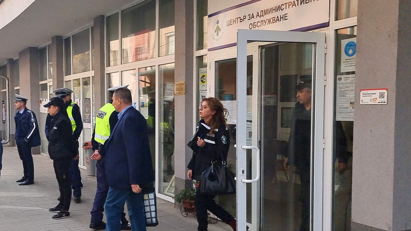 Полиция влезе в община Белоградчик, разследват договори за сметопочистване