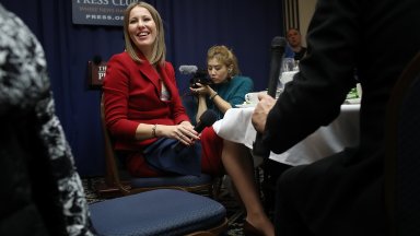 Руската водеща Ксения Собчак е пристигнала в Литва влизайки в