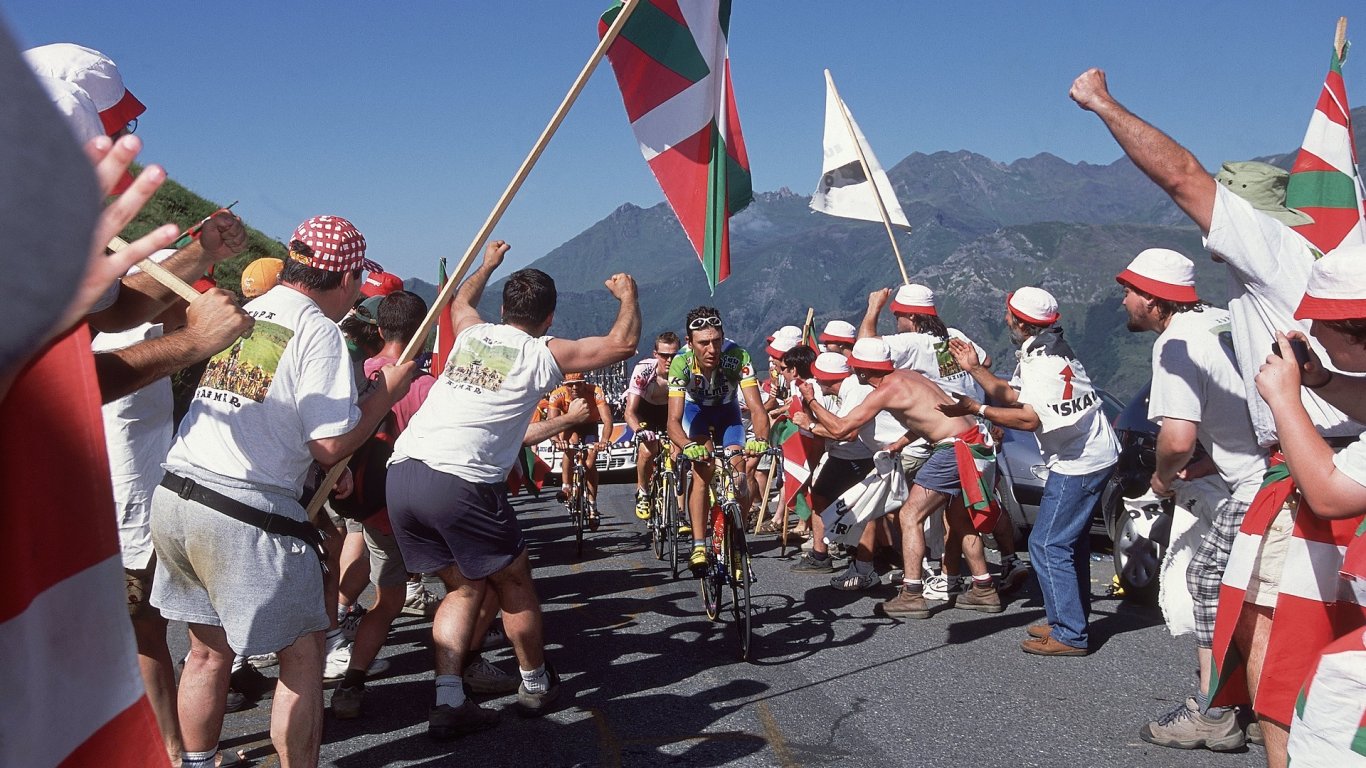 Страната на Баските посреща "Тур дьо Франс", а Кралският етап завършва с вулкан