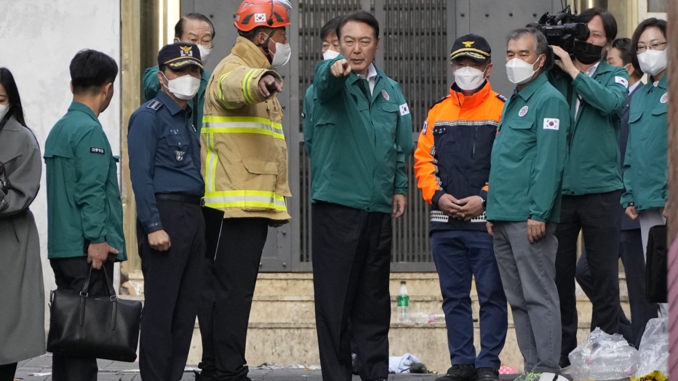 Президентът на Южна Корея обеща голяма реформа в полицията след трагедията на Хелоуин