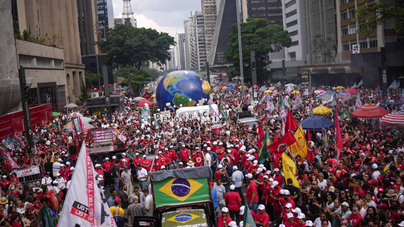 Ден на истината в Бразилия: Как ще приключи оспорваната битка за държавен глава