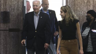 Американският президент Джо Байдън гласува на междинните избори за Конгрес