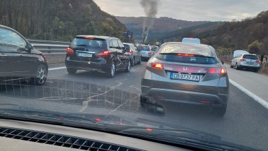 Тежкотоварен камион се е запалил на магистрала Хемус на 30 ия