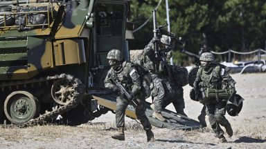 САЩ и Южна Корея започнаха в понеделник едно от най големите