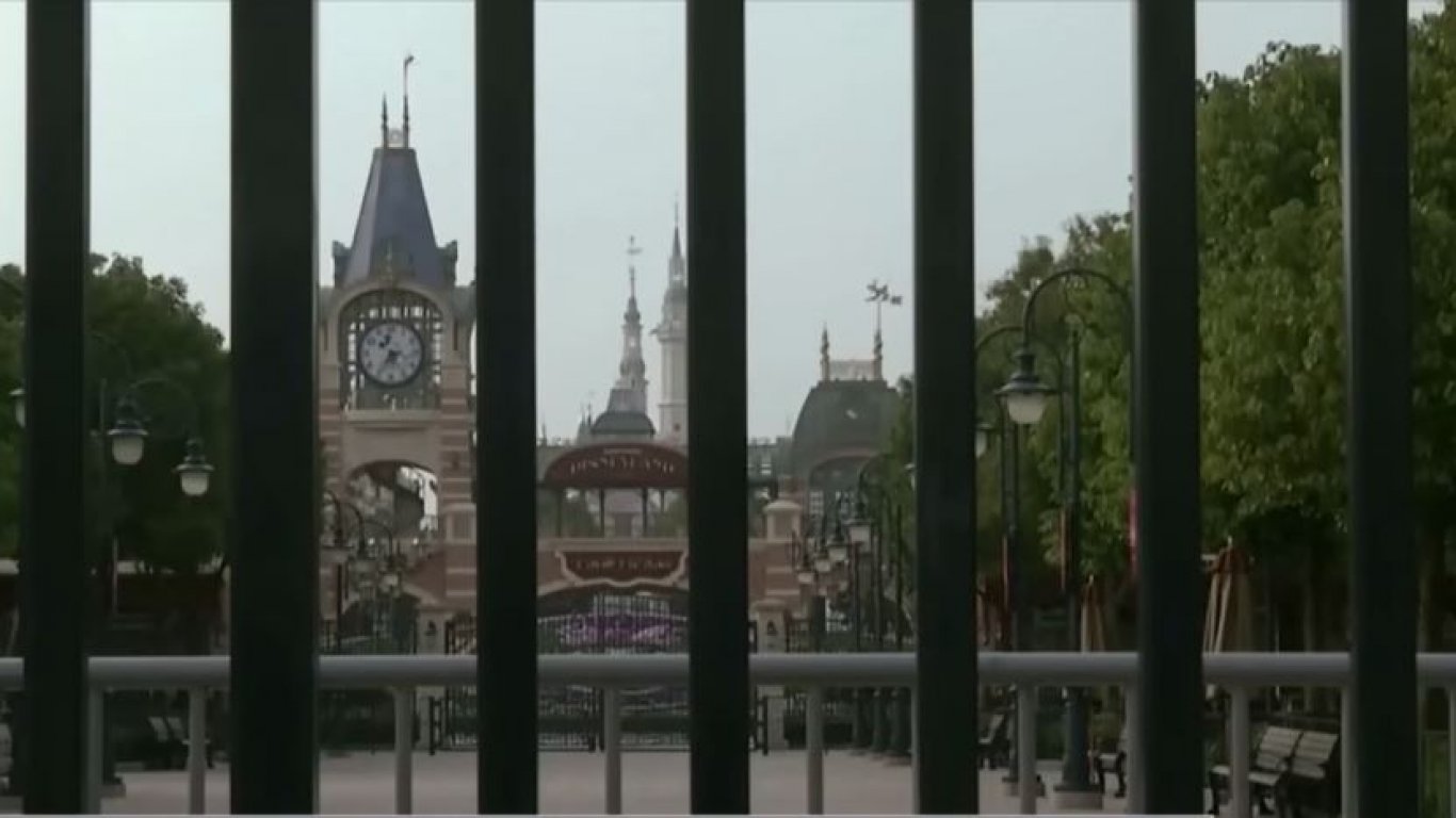 COVID затвори "Дисниленд" в Шанхай (видео)