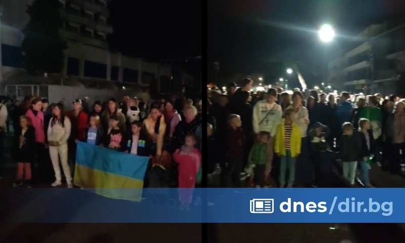 Стотици украинци, настанени в хотелски бази в Слънчев бряг, излязоха
