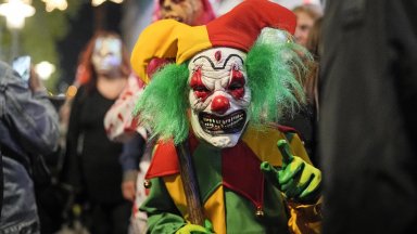 Един човек е бил убит а около 20 са били