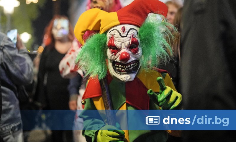 Един човек е бил убит, а около 20 са били