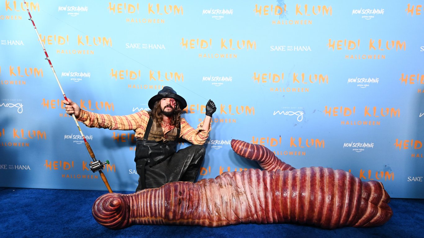Хайди Клум се появи на годишното парти за Хелоуин като червей: "Чувствам се като милион долара!