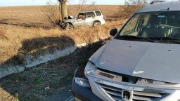 Млада жена и дете на 6 г. пострадаха при двойно изпреварване край Маринка 