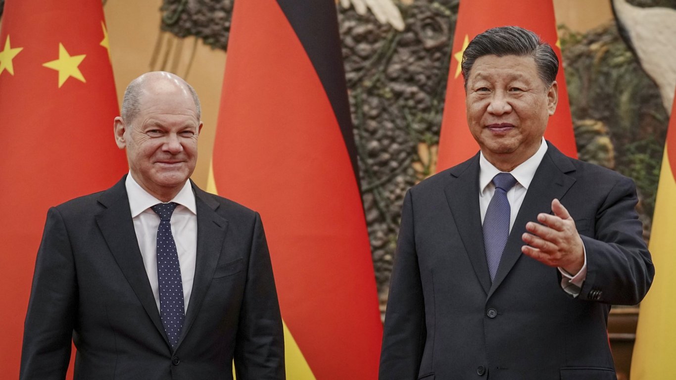 Искри прехвърчат между Берлин и Пекин от новата стратегия спрямо Китай
