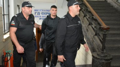 Ефективна присъда от 1 година затвор и обществено порицание постанови