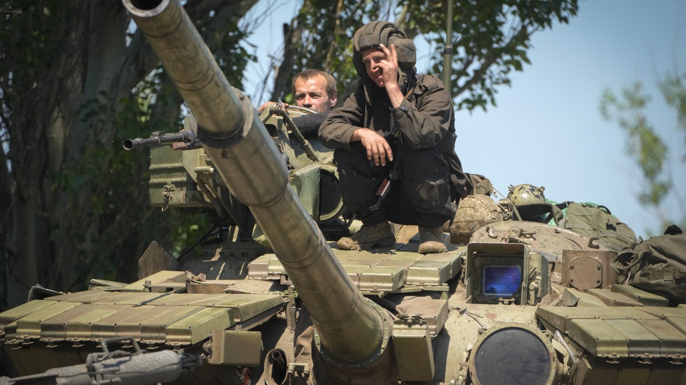 САЩ и Нидерландия съвместно модернизират чешки танкове Т-72 и ги пращат на Украйна