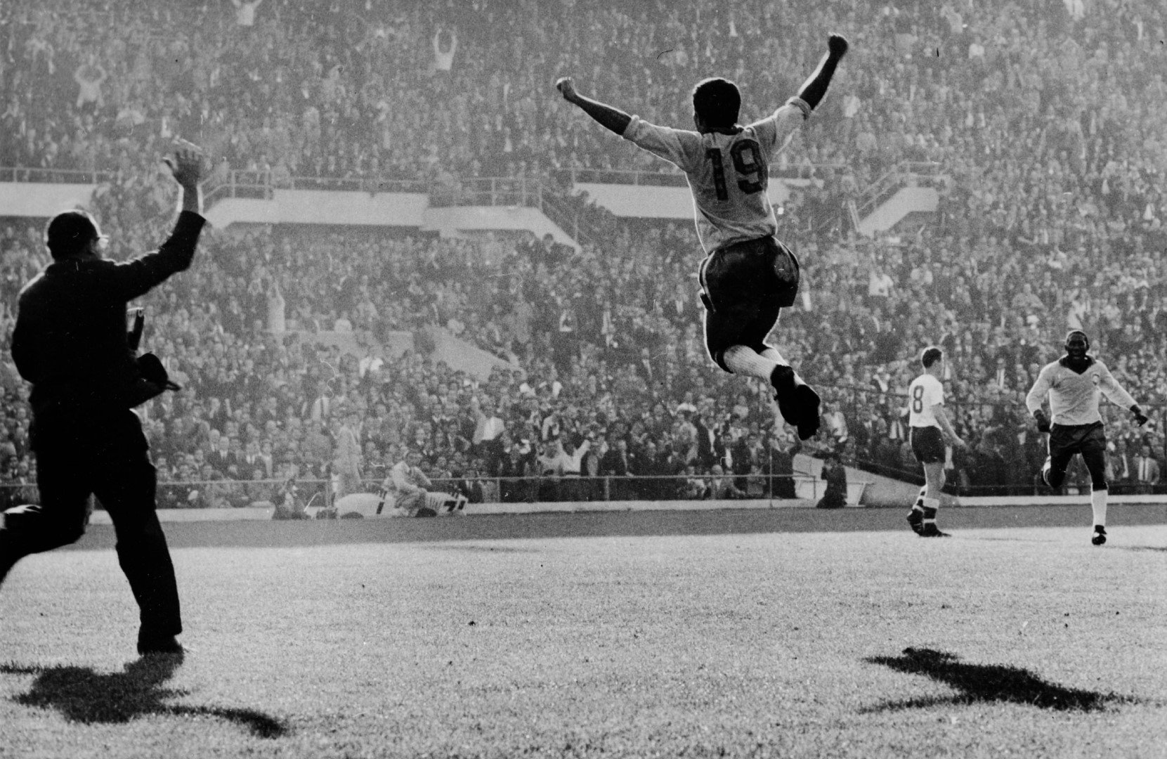 Зито лудее след гола си във вратата на Чехословакия във финала през 1962-ра. Бразилия печели с 3:1 и дублира титлата