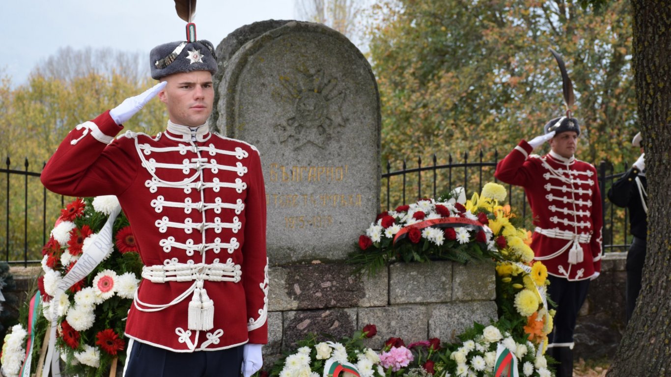 Български делегации се поклониха пред военните ни гробища в Северна Македония