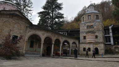 Назначават за игумен на Троянския манастир председателя на столичната "Св. Неделя"
