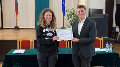 Генералният директор на БНР връчи наградата за най добър медиатор в