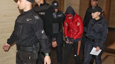 Момичето е подсъдимо за убийството на баба си актрисата Виолета