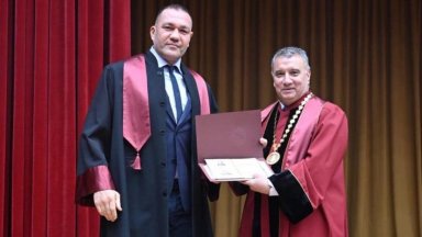 Кубрат Пулев стана магистър по "Политика и бизнес"