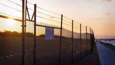 В момента австрийските власти контролират и границата с Чехия и