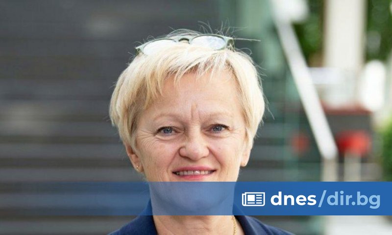 Фейсбук трябва да предостави данните на десет потребители, които редовно