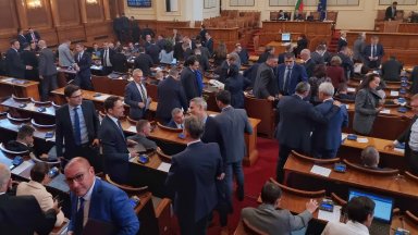 Народното събрание гласува проект на решение за възлагане на Министерския