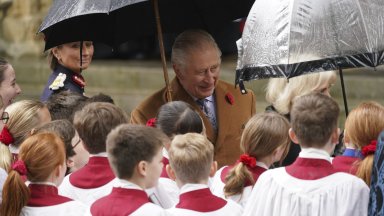 Мъж е бил арестуван днес по подозрение че е хвърлил