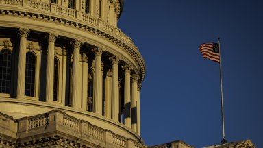 Двама мъртви членове на Камарата на представителите бяха преизбрани в