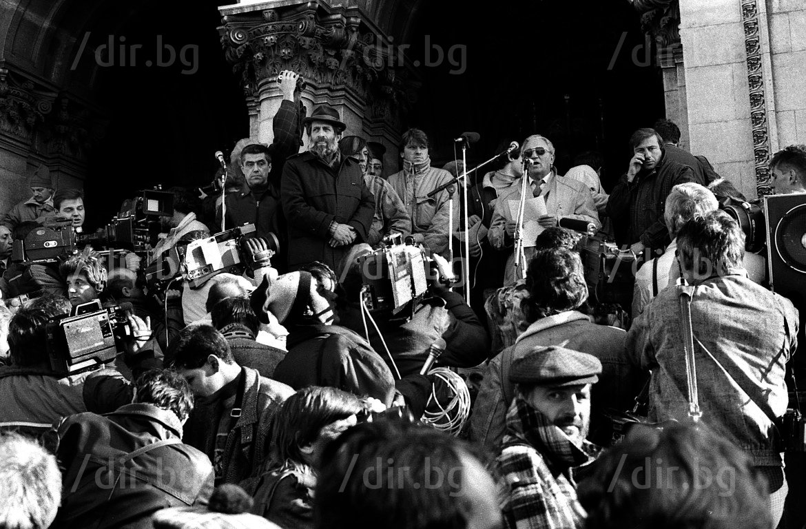  18 ноември - Анжел Вагенщайн приказва на митинга 