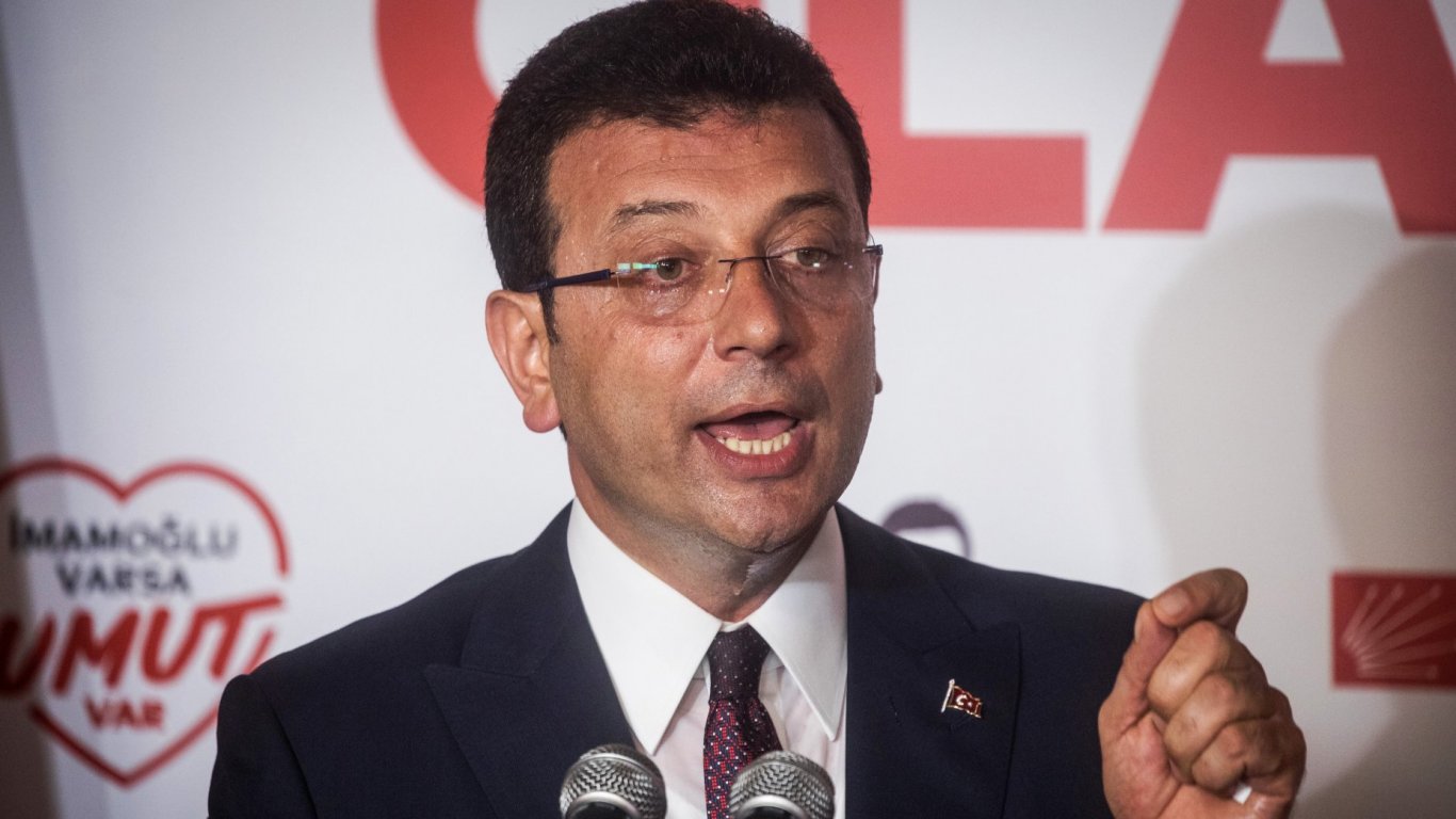 Турската прокуратура поиска забрана за политическа дейност на кмета на Истанбул