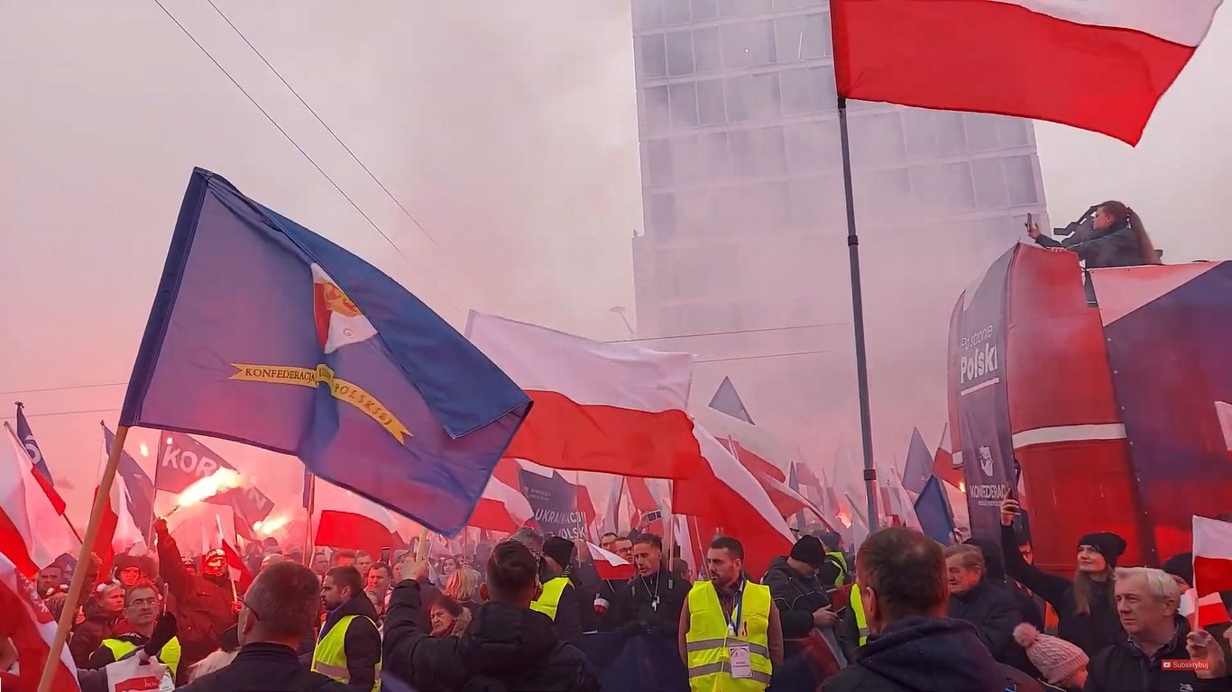 Хиляди на националистическо шествие за Деня на независимостта на Полша (видео)