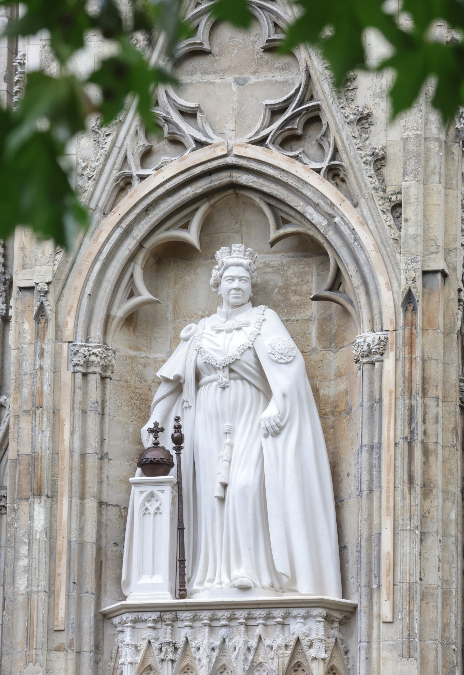 Статуя на Кралица Елизабет II