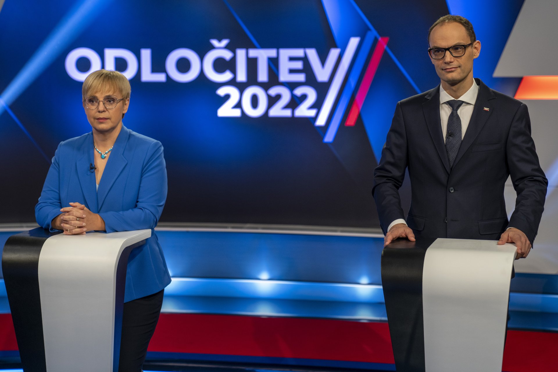 Наташа Пирц Мусар и Анже Лога по време на предизборен дебат