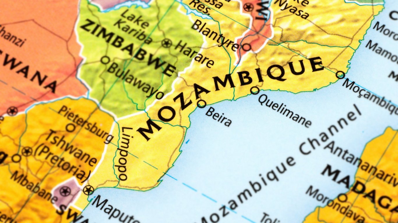 Десетки загинаха при бягство от Мозамбик заради епидемия от холера