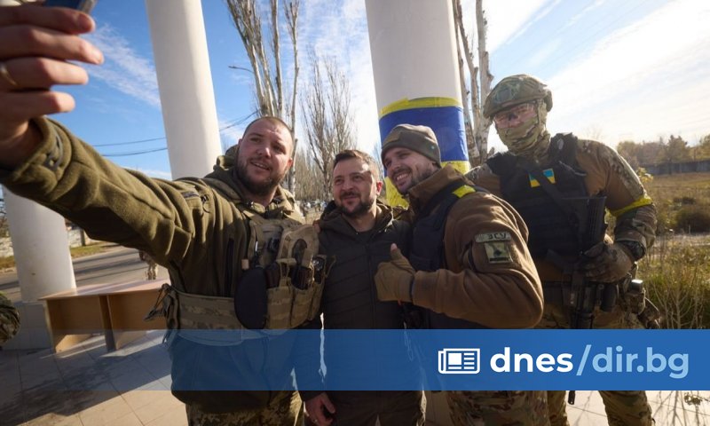 Украинският президент Володимир Зеленски отиде в Херсон, за да присъства