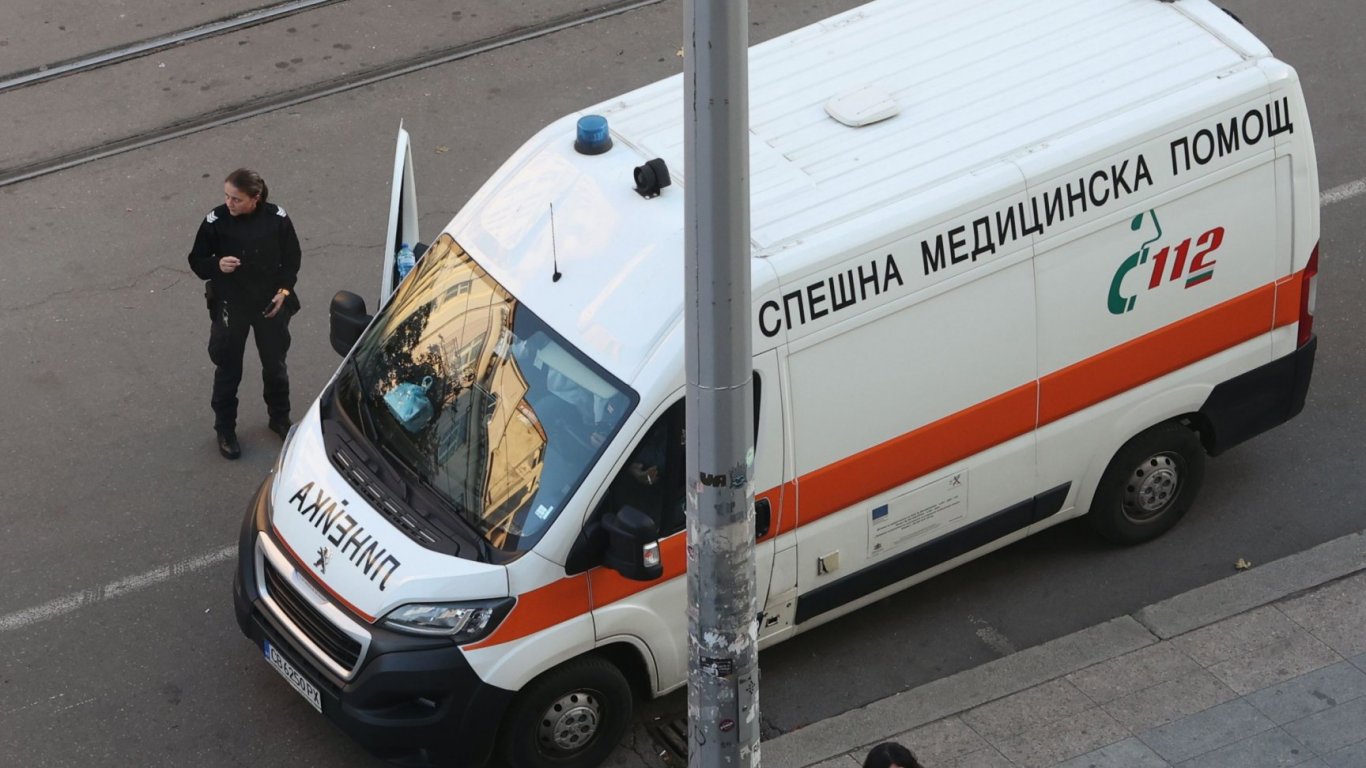 Пешеходец загина на място след като беше блъснат от камион в София
