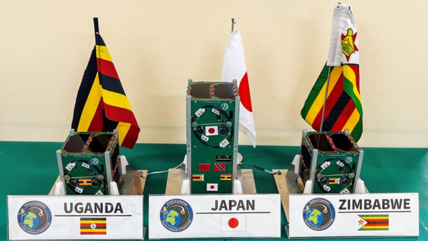Сателитите, превърнали Уганда и Зимбабве в космически нации