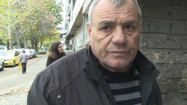 Пожар е избухнал тази сутрин около 10 часа в 10 етажния