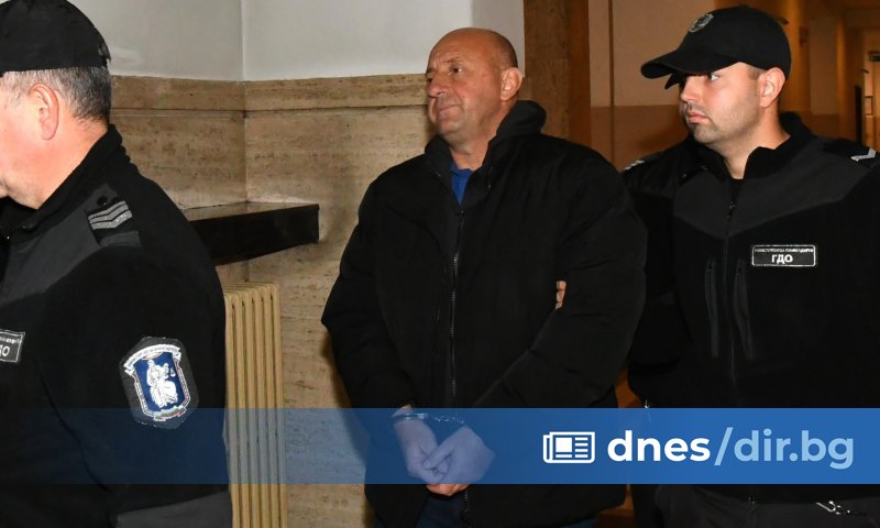 Обвиненият за подкуп служител на Гранична полиция Янко Серафимов остава