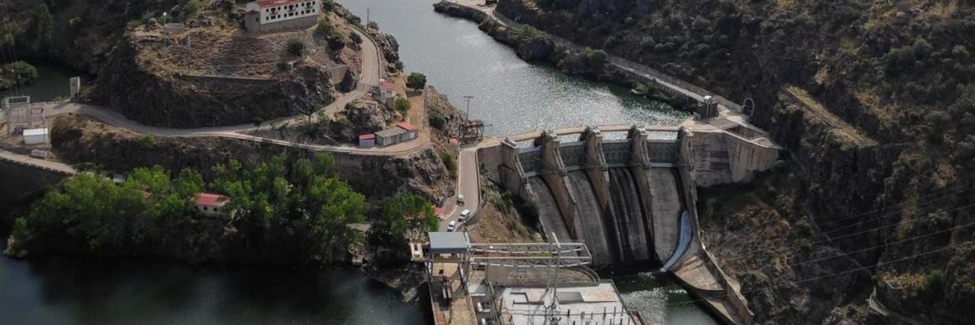 Изоставено испанско село се продава за 260 000 евро (видео)