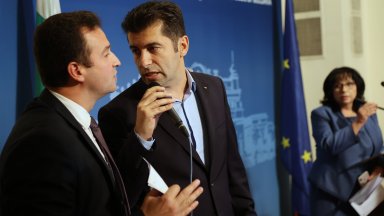 Депутати от ГЕРБ СДС и Продължаваме Промяната си отправиха взаимни обвинения