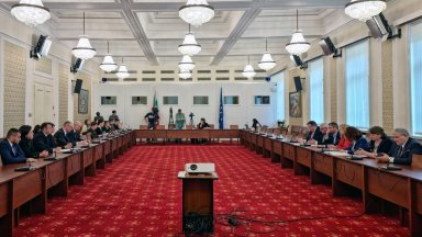 Парламентарните групи на ГЕРБ и Възраждане се обединиха срещу плановете