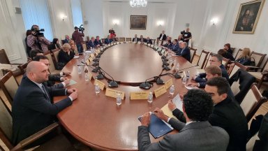 Министърът на отбраната Димитър Стоянов заяви че не очаква конкретна