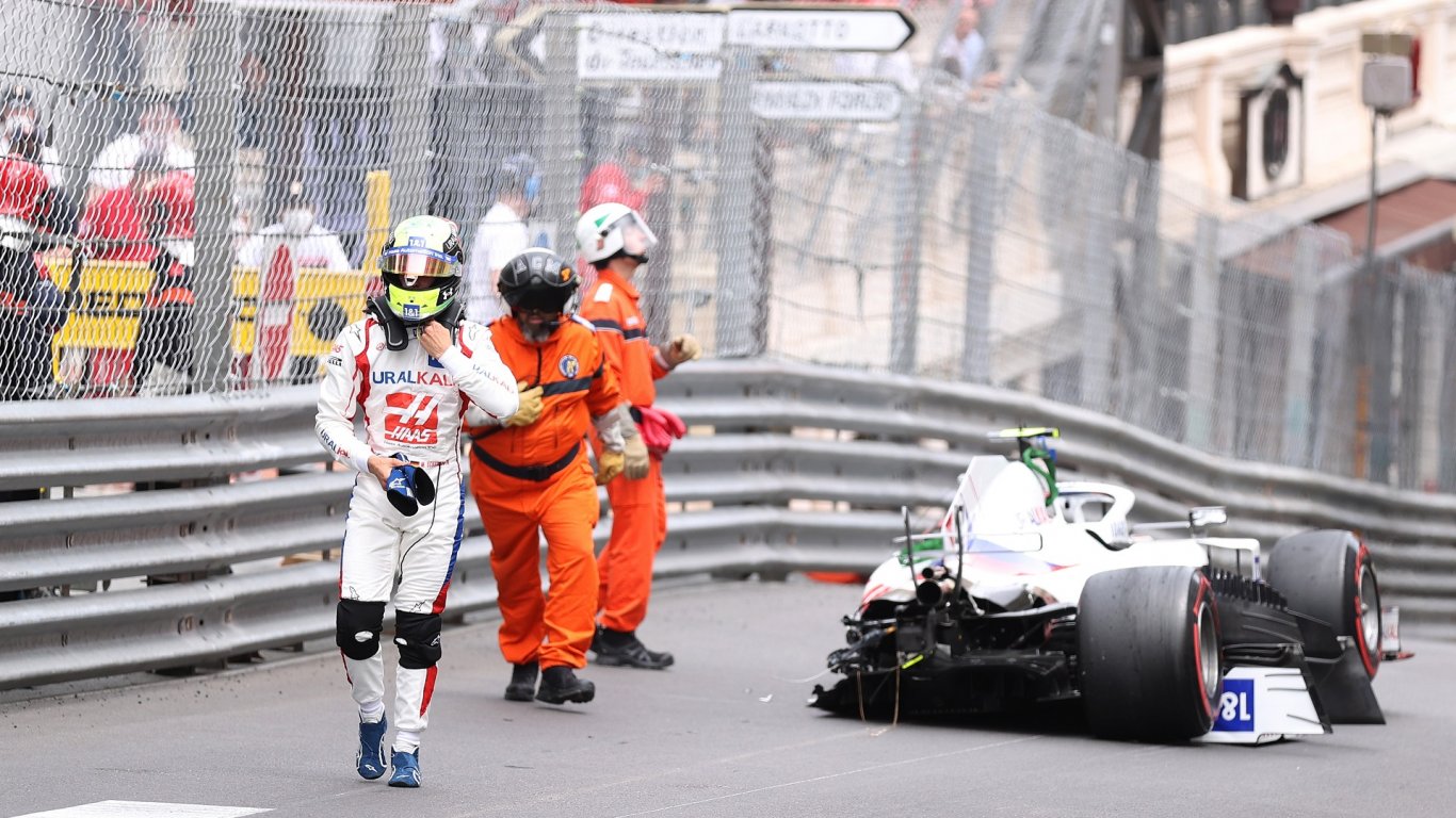 Официално: Изритаха Шумахер от Формула 1, друг германец го сменя