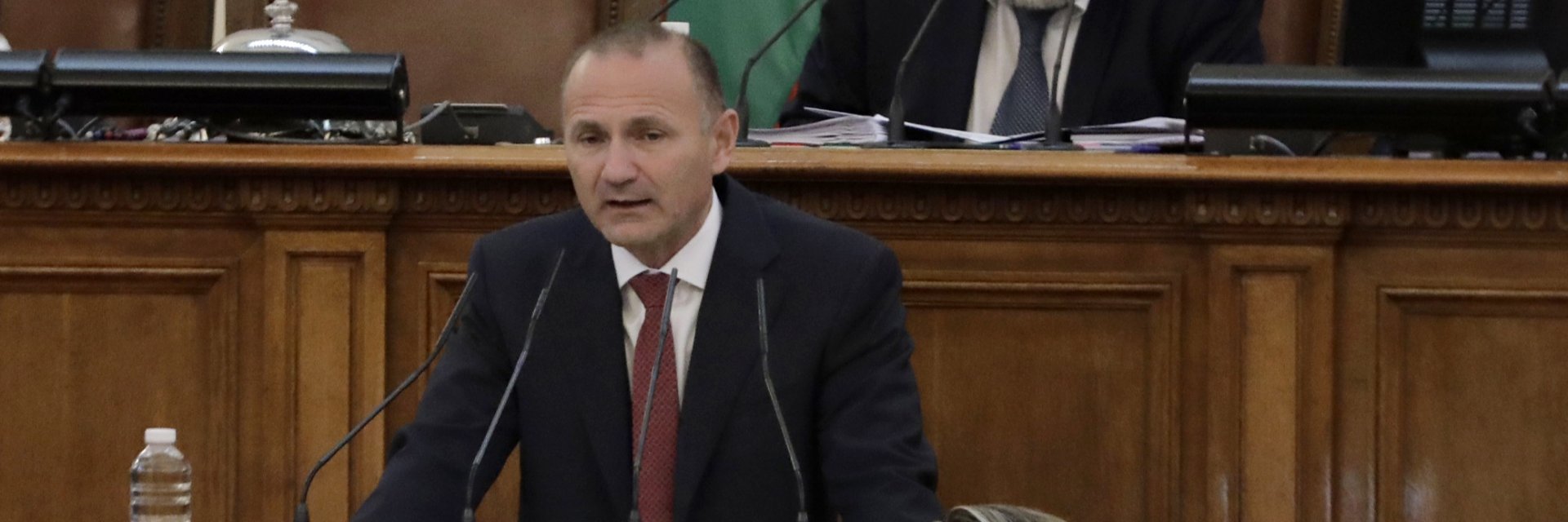 Росен Христов гарантира пред Народното събрание, че не плащаме за руски газ