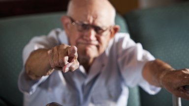 Дементните състояния най честа от които е болестта на Алцхаймер са