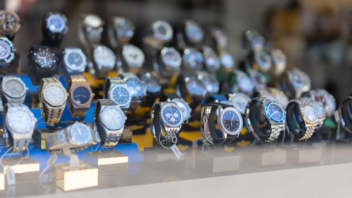 Забавя се нарастването на износа на швейцарски часовници: какво показва това  